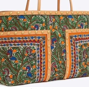 EUC Tory Burch Block T Stud Printed Oversized Tote